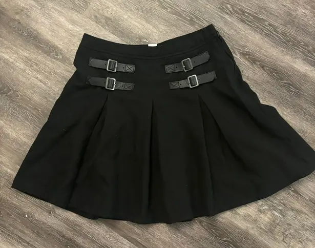 Hot Topic Pleated Buckle Skirt