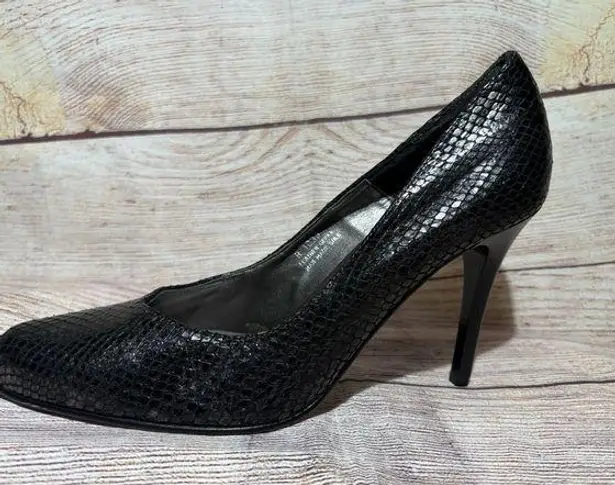 Carisma Women’s Sz 8.5 Black Leather Snake Print With Red Bottom Stiletto Heels