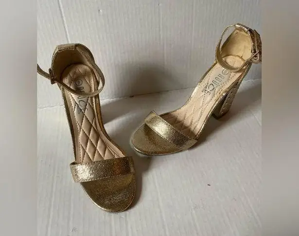 Rouge Helium Gold Heels Women’s size 6