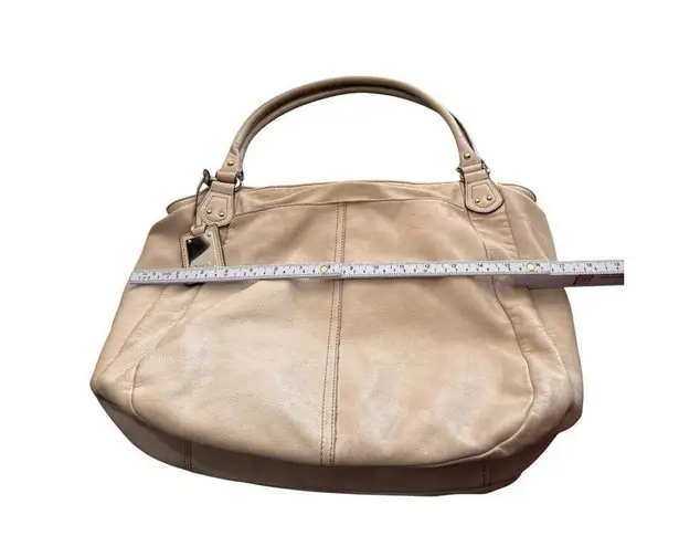 Tignanello Womens Leather Cream Tote Handbag SKU CS8032/J622364 Size L