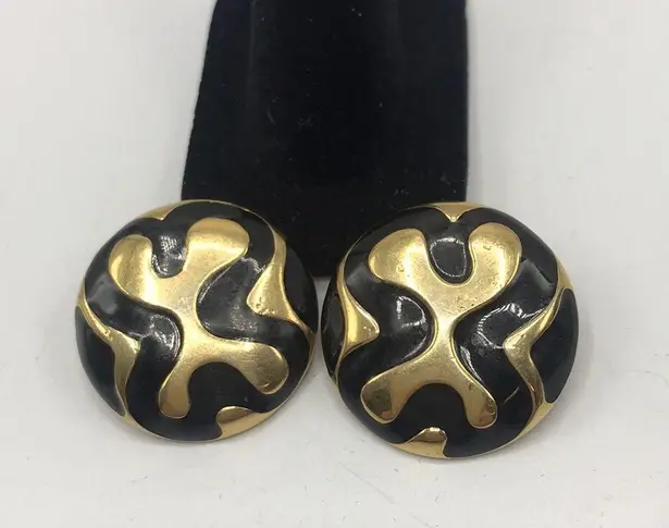 Monet 🛍 SALE 4/$20  Vintage Gold Black Clip Earrings