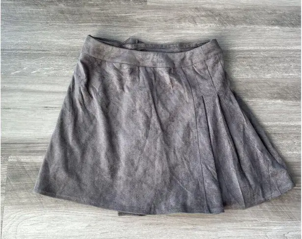 INDIKAH  Gray Faux Suede Pleated Skirt Size 2 NWT K2K5