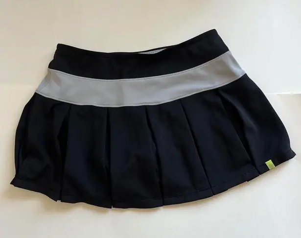 New Balance  black and grey pleated tennis skirt