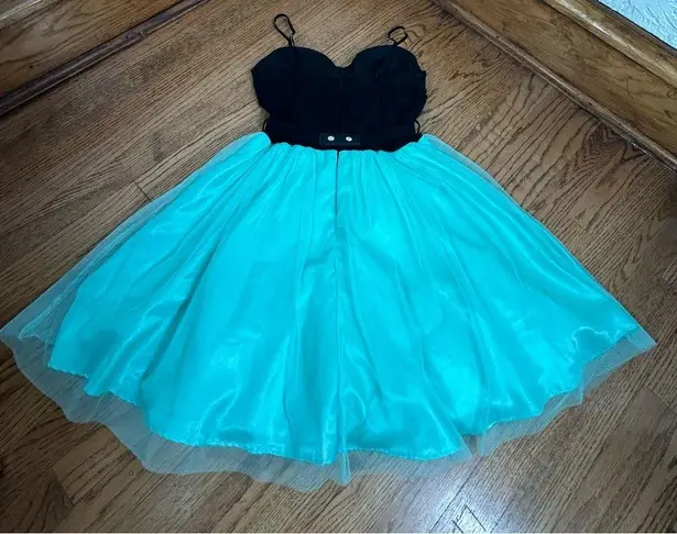 Mystic | Lace Bodice Tulle Beaded Mini Party Dress NWT By Buckle Size M