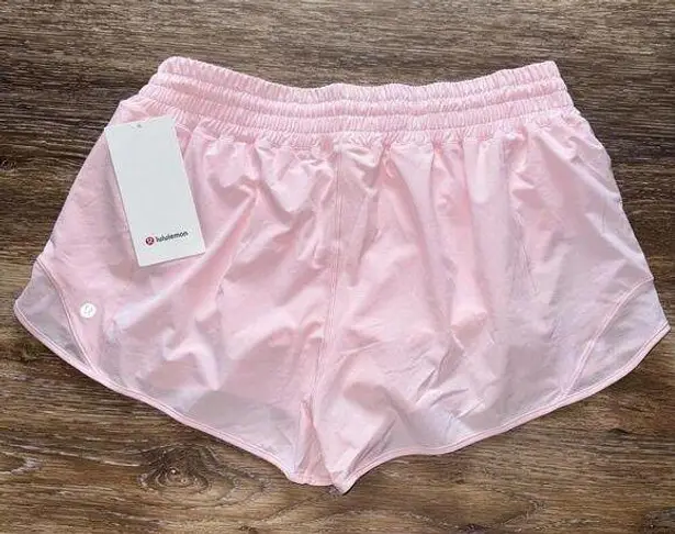 Lululemon  Hotty Hot Shorts High Rise 2.5” Lined Strawberry Milkshake Size 14 NWT