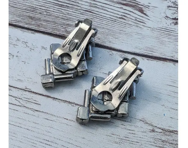 Vintage Clip On Earrings