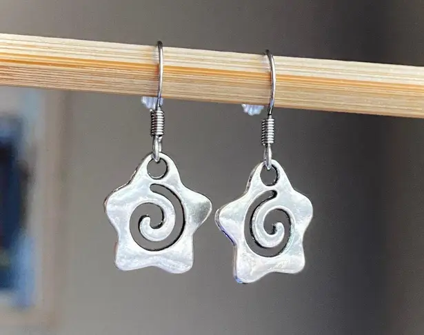 Handmade funky grunge y2k swirl star earrings 🌙