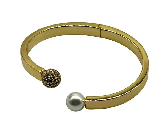 NEW REAL SIMPLE fashion gold bracelet with a pearl and mesh ball at each end