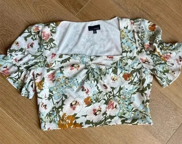 Lucy Paris New Gathered Crop Top Floral Blouse Sleeves Ruffle size L Coquette