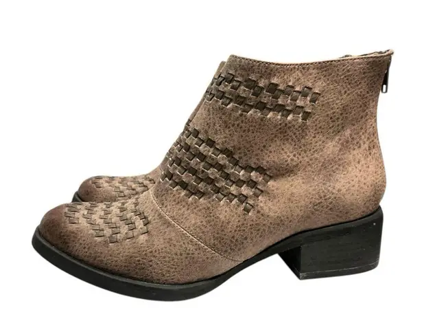 Not Rated Kyla Western Style Ankle Boot Bootie 7.5 Taupe $60 Retail NEW