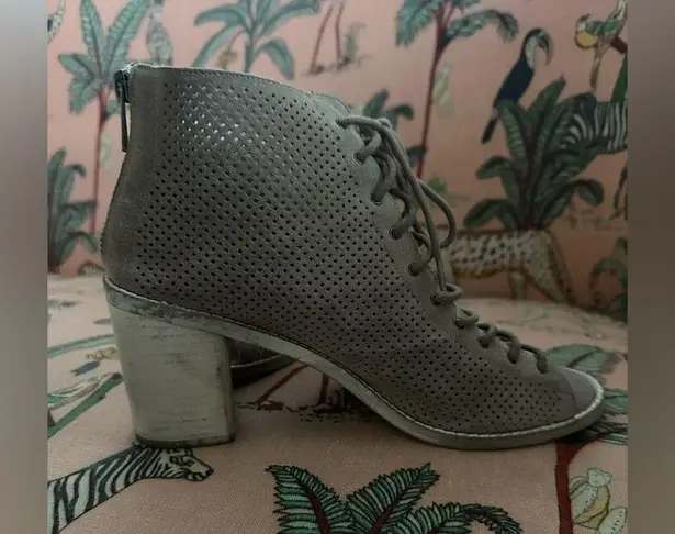 Dolce Vita Neutral Lace Up Open Peep Toe Trendy Ankle Booties Bohemian Heels 9M Tan Size 9