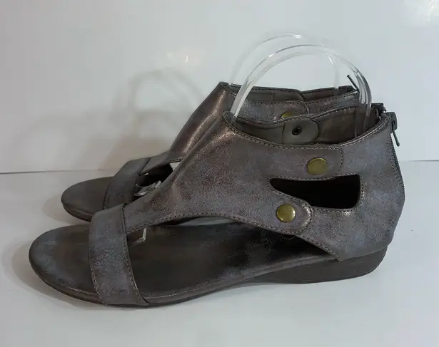Boutique by Corkys Womens Shoes Gray 8 Ohana metallic Zip gladiator Sandals