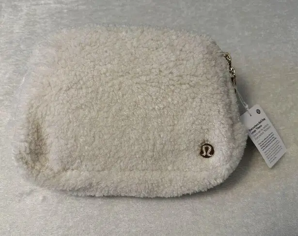 Lululemon  Everywhere Belt Bag Large 2L White Opal & Gold Plush Fleece NWT