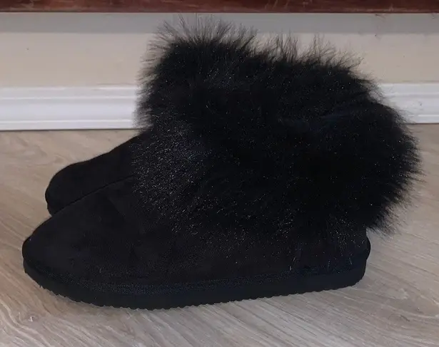 Very G Elegant Black Faux Fur-Trimmed Women's Winter Boots