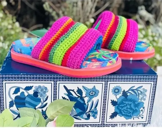 Farm Rio Blue Macaw Crochet Anatomic Slide Sandal