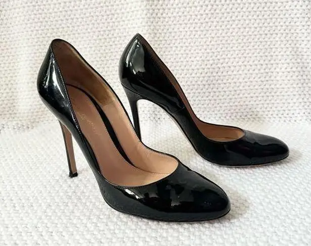 Gianvito Rossi Black Patent Leather Stiletto Heel Almond Toe Classic Pumps 39