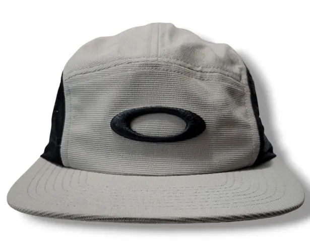 New Hat OSFM New Oakley Cap 5 Panel Cap Embroidered Logo New Without Tags Unisex