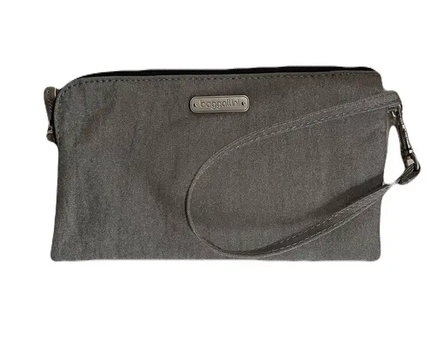 Baggallini Wrestled/ Clutch