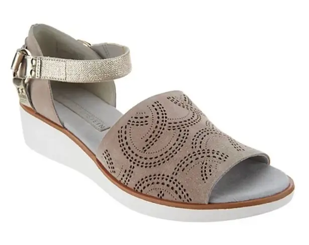 Lori Goldstein Collection Wedge Sandal w/ Ankle Strap size 7 A10 Tan