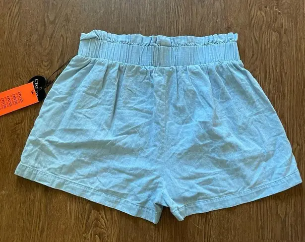 c'est toi BNWT! C’EST TOI Pull on Denim Chambray Shorts with Lace Up Accent Size L