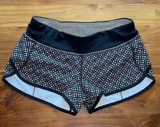 Lululemon Speed Shorts Dottie Eyelet White Black/Black/ Tonka Stripe Black White