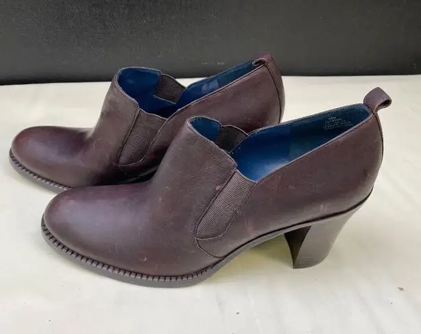 Tommy Hilfiger  Women's Brown Leather Slip on Shoes/Heels 3.5" size 9.5 SKU 5818