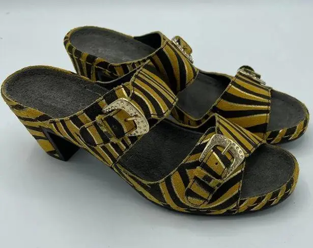HELLE COMFORT GOLD & BLACK ZEBRA STRIPES WITH RHINESTONE BUCKLES SIZE 6