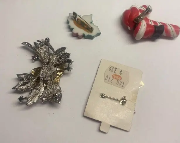 Lot Of 4 Christmas Holiday Brooch Pins Bell / Holly Leaves / Candy Cane / Flower