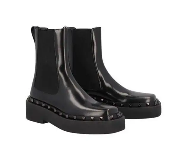 Valentino Garavani NIB M-Way Rock Stud Beatle Boots in Black Size 40