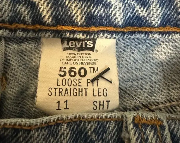 Levi’s Vintage 560 Waist 26 inches Inseam 28 inches Loose fit Straight Leg 1991