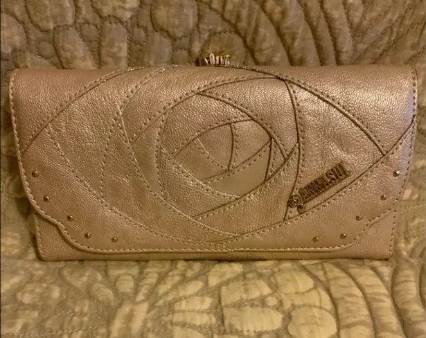 Anna Sui A pinkish beige leather snap wallet๐๐๐