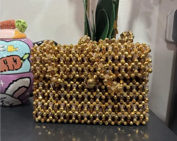 SAMANTHA HESKIA ✨Chic Gold Clutch for Elegant Evenings