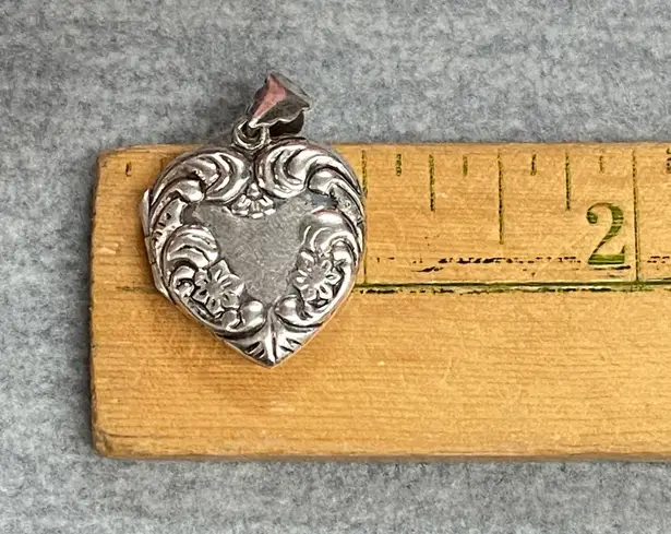 Vintage 925 Sterling Silver Heart Locket Pendant Floral Engraved Jewelry