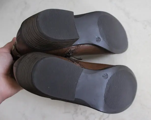 X-Appeal | Brown buckle ankle boot