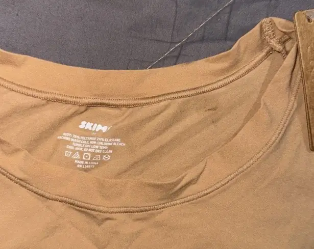 SKIMS FITS EVERYBODY CROPPED SHIRT