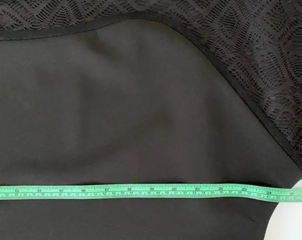 Tahari Arthur Levine Black Dress Geometric Lace Drape Short Sleeves Size 14 LBD