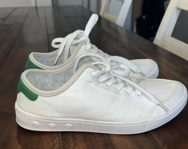 Rag and Bone  White Canvas Sneakers With Green Heel Accent - Image 1