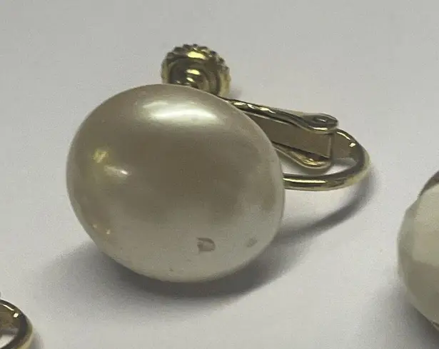 Monet Lot Of 3 Gold Tone Clip On Clip-on Signed Marvella Richelieu