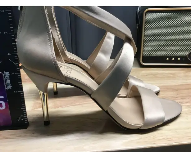 Vince Camuto  Pascallia Pump High Heels Women's 9 Beige Back Zip Party Cocktail