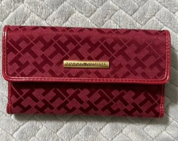 Tommy Hilfiger  Wine Red Wallet & Checkbook Cover