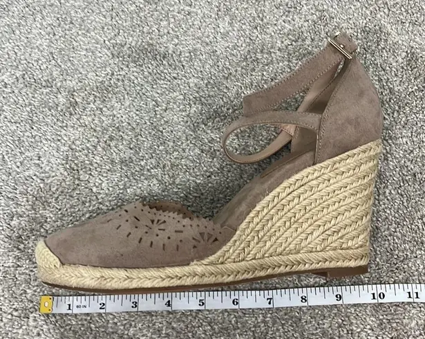 Kelly & Katie 💕 Size 10 Taupe Brown Adell Espadrille Sandal Wedges Heels