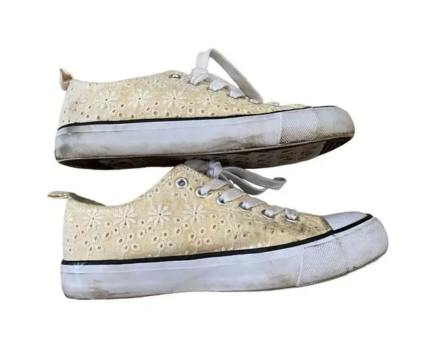 Twisted Low Top Sneakers Shoes Floral Cutout School Casual Sporty White Size 7