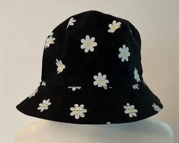 Retro Reversible Bucket Hat Daisies 90s y2k beach travel summer Black