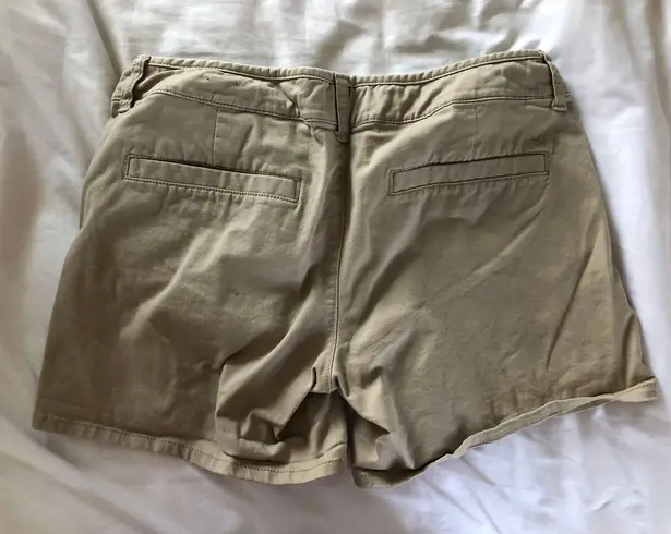 American Eagle Khaki Short