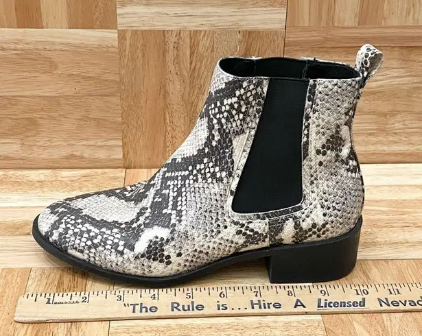 Steve Madden  “Devan” Faux Snakeskin Leather Pull On Ankle Chelsea Boots Size 8