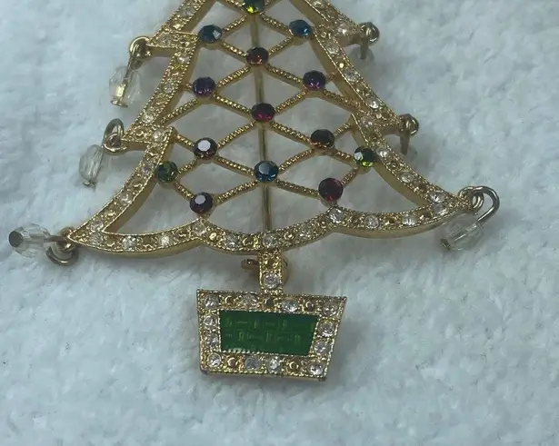 AVON 2005 2nd Annual Christmas Tree Jewelry Pin Brooch Rhinestones Gold Color