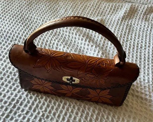 VINTAGE TOOLED LEATHER HANDBAG