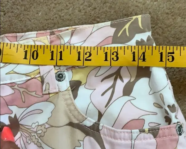 Gloria Vanderbilt ✨3 for $12✨ Floral Pink Capri Pants