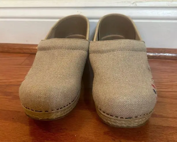 Dansko Professional Clogs sz 39 Embroidered Natural Shoes US 8.5/9 Jute Vegan