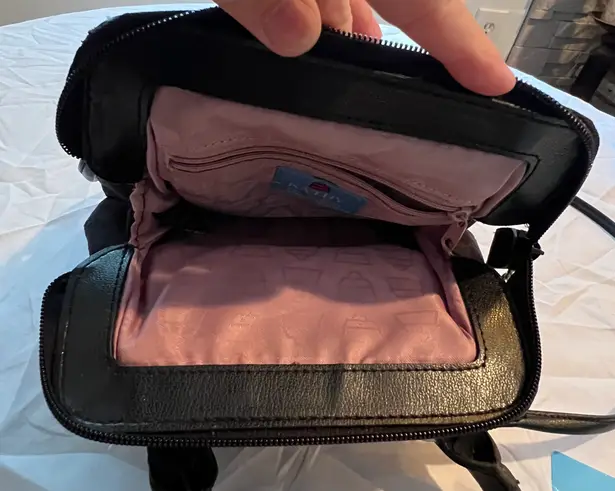 Kathy Van Zeeland VINTAGE: | ladies small embellished shoulder handbag.